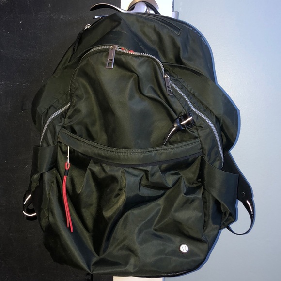 green lululemon backpack